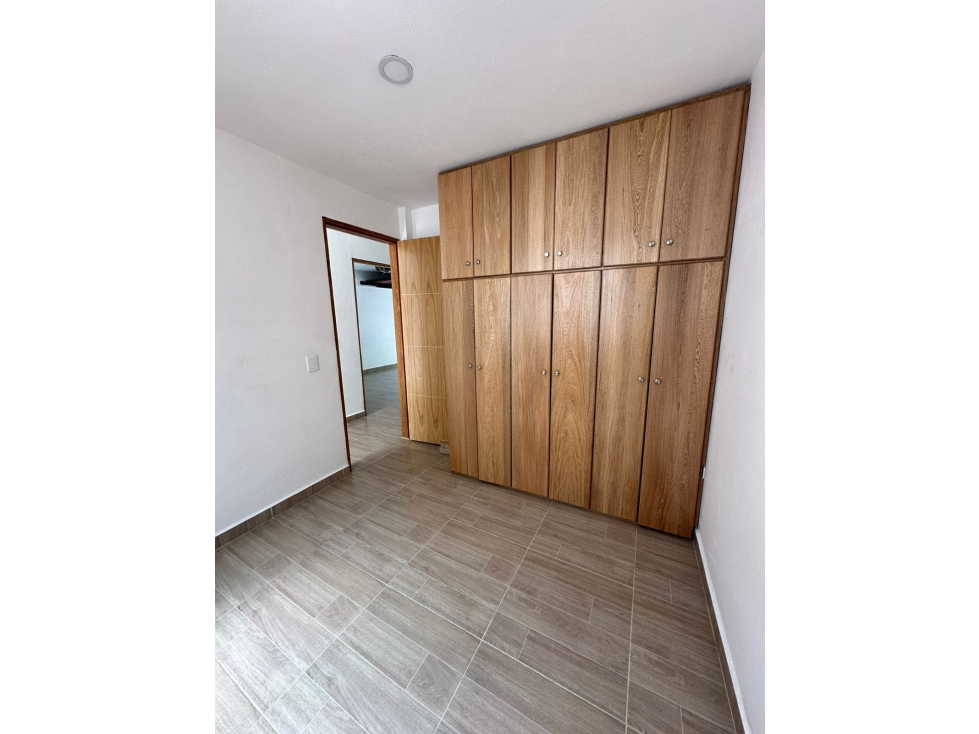 ENCANTADORA CASA EN VENTA EN SEGUNDO PISO EN EL CARMEN DE VIBORAL — foto 2