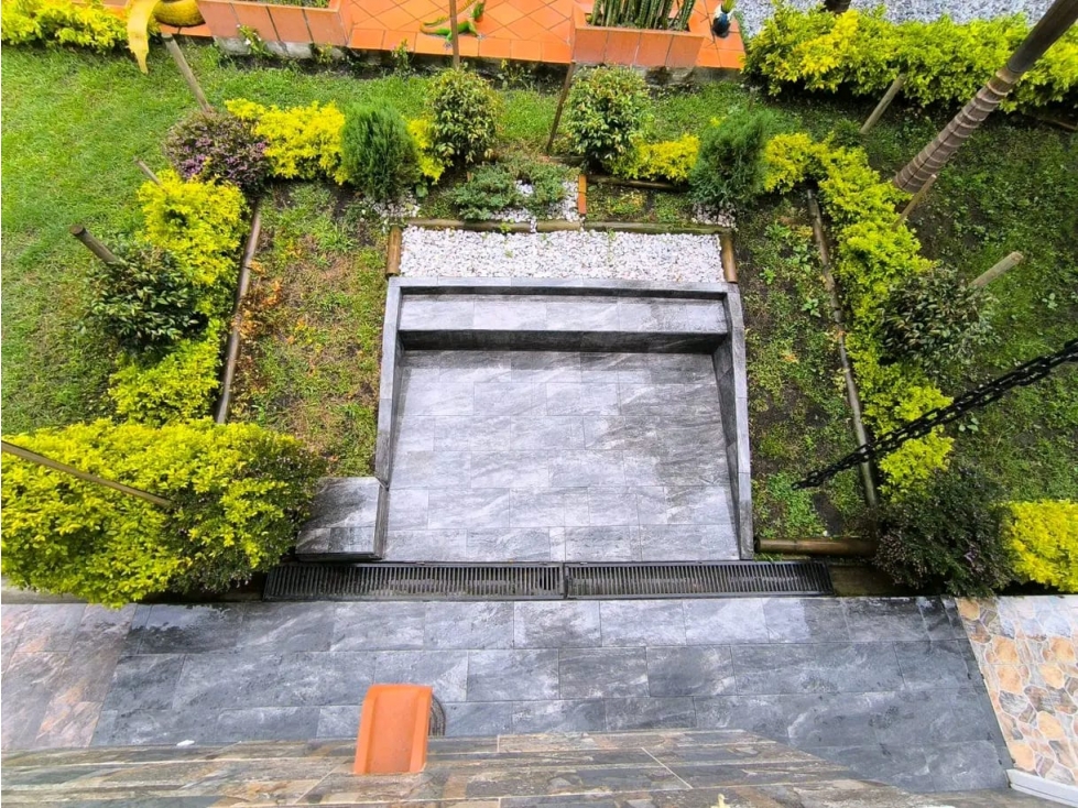 SE VENDE LINDA CASA UNIFAMILIAR DE TRES NIVELES EL CARMEN DE VIBORAL — foto 2