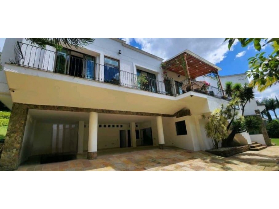 ESPECTACULAR CASA EN VENTA LAS PALMAS MEDELLIN — foto 2