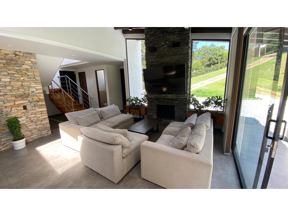 ENCANTADORA FINCA EN VENTA GUARNE — foto 2
