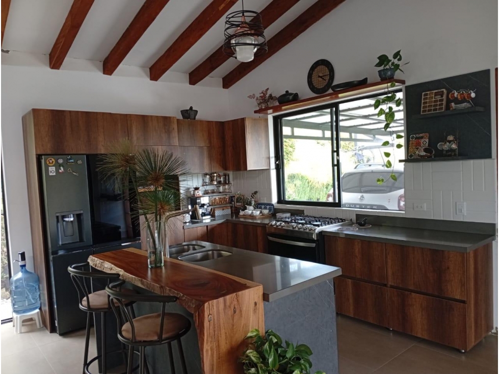 ENCANTADORA FINCA EN MARINILLA LÍMITE CON EL CARMEN DE VIBORAL