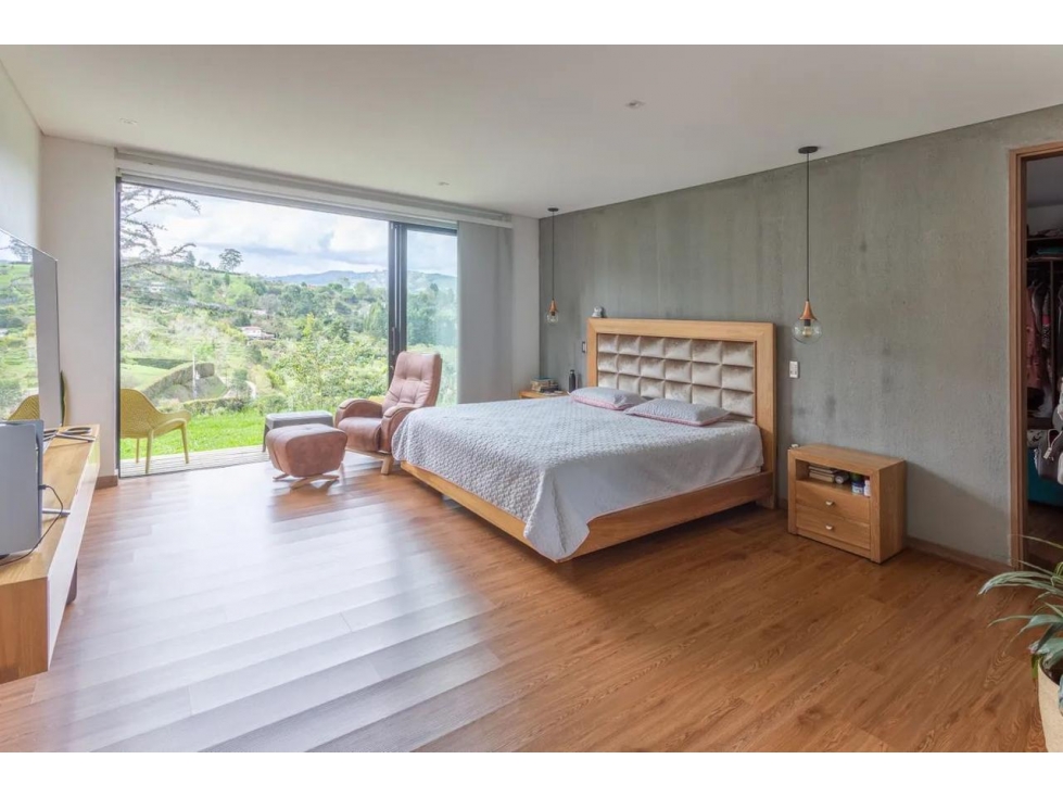 ENCANTADORA FINCA EN VENTA CERCA AL AEROPUERTO — foto 2