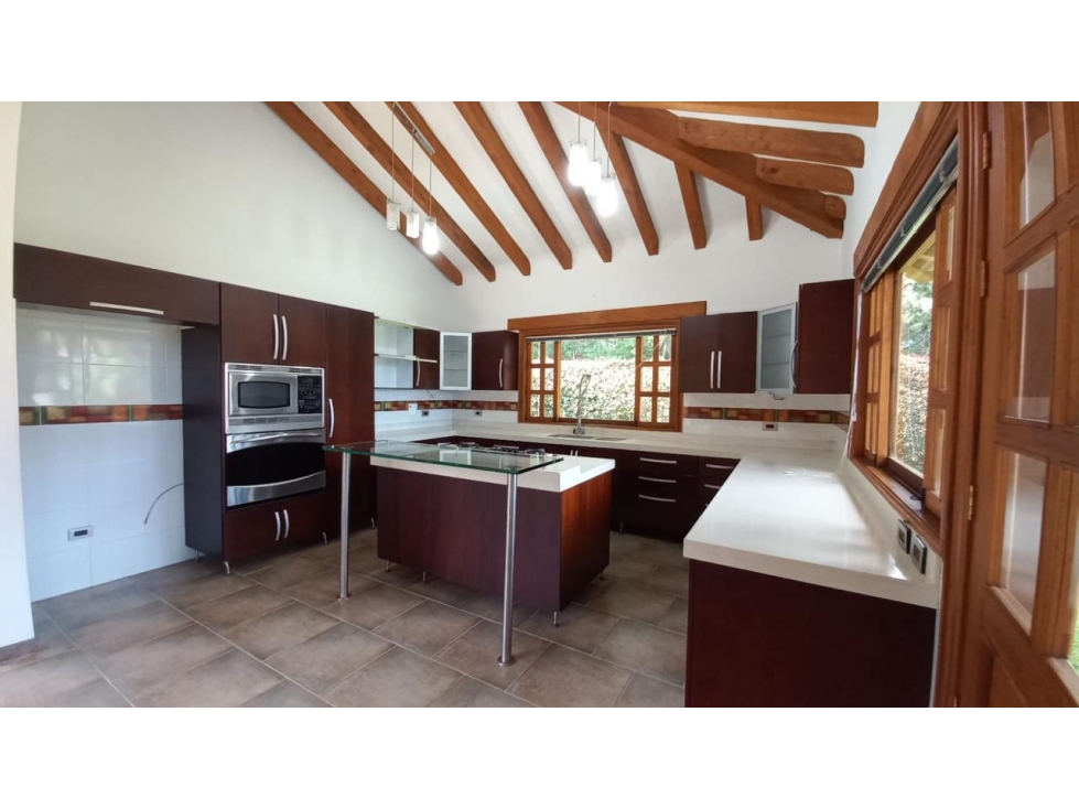 HERMOSA FINCA EN VENTA EN CABECERAS DE LLANOGRANDE RIONEGRO — foto 2