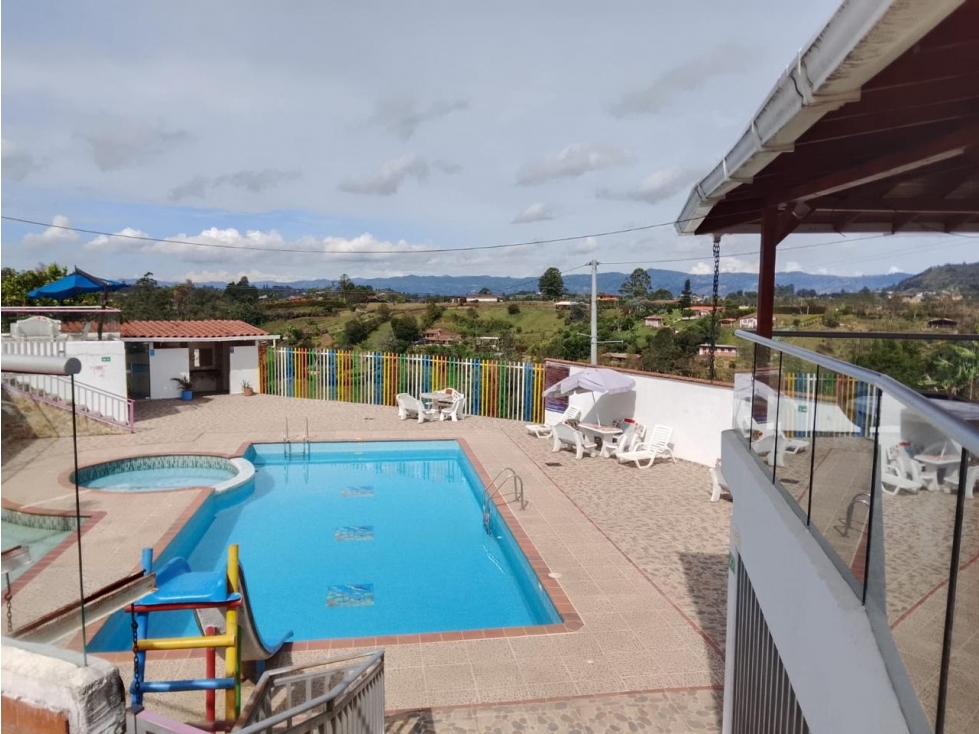 ENCANTADORA FINCA EN VENTA CERCA A LA AUTOPISTA