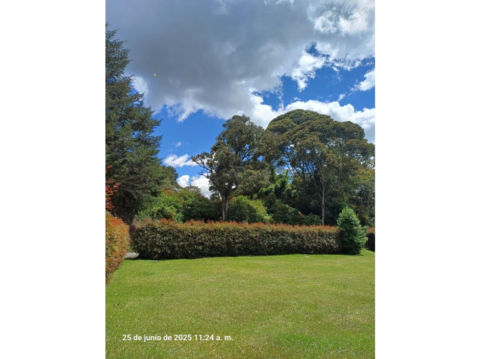 ENCANTADOR LOTE EN VENTA EL RETIRO — foto 3