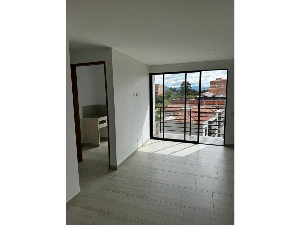 HERMOSO APARTAMENTO SOBRE FACHADA EN VENTA CON EXCELENTE UBICACIÓN — foto 2