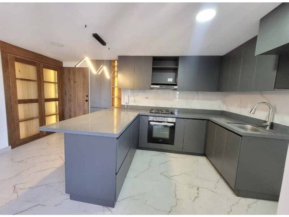 LINDO APARTAMENTO EN UNIDAD CERRADA MUY CERCA AL PARQUE — foto 2