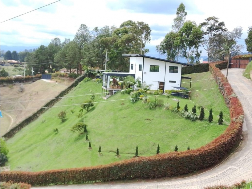 ENCANTADORA FINCA EN VENTA CERCA A LA AUTOPISTA MEDELLÍN BOGOTÁ — foto 2
