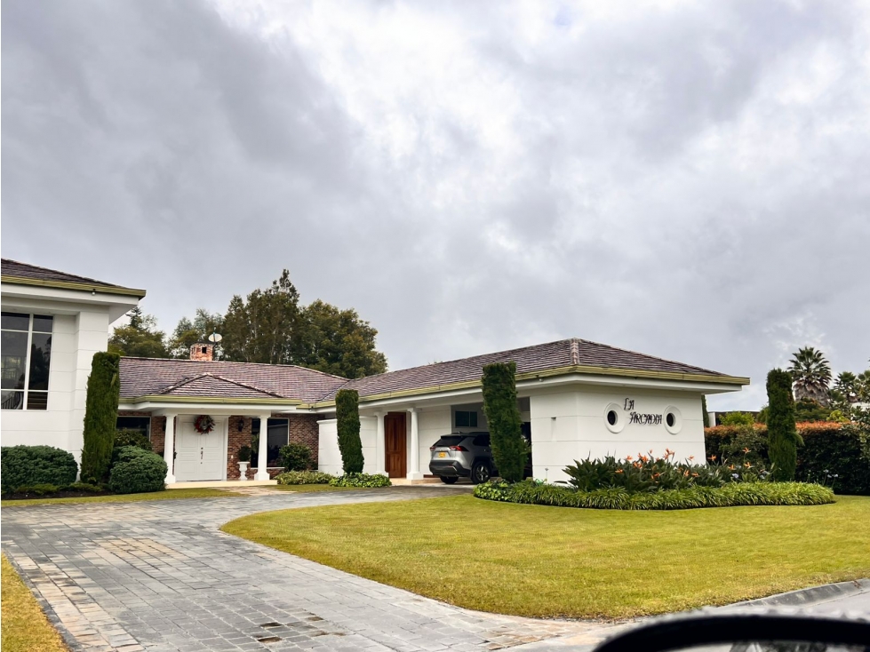 HERMOSO LOTE EN VENTA EN PARCELACIÓN EN LLANOGRANDE