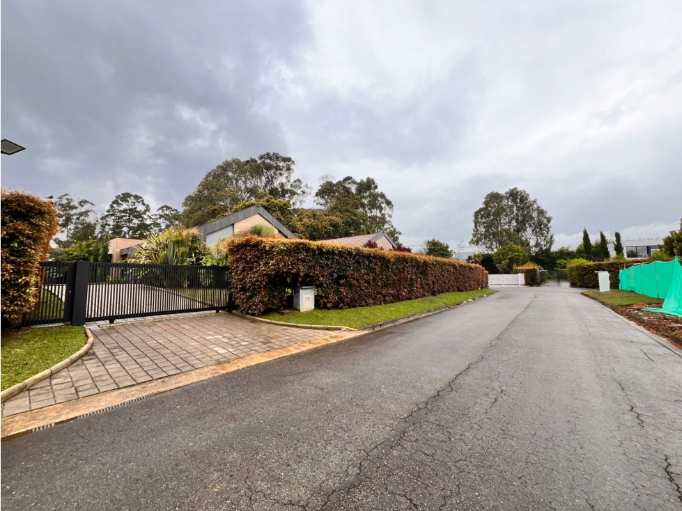 HERMOSO LOTE EN VENTA PARCELACIÓN LLANOGRANDE