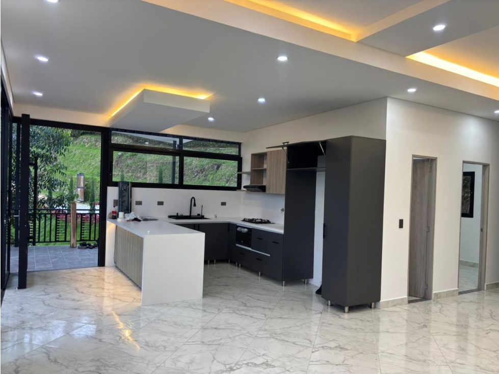 HERMOSA FINCA EN VENTA CERCA AL AEROPUERTO RIONEGRO — foto 2