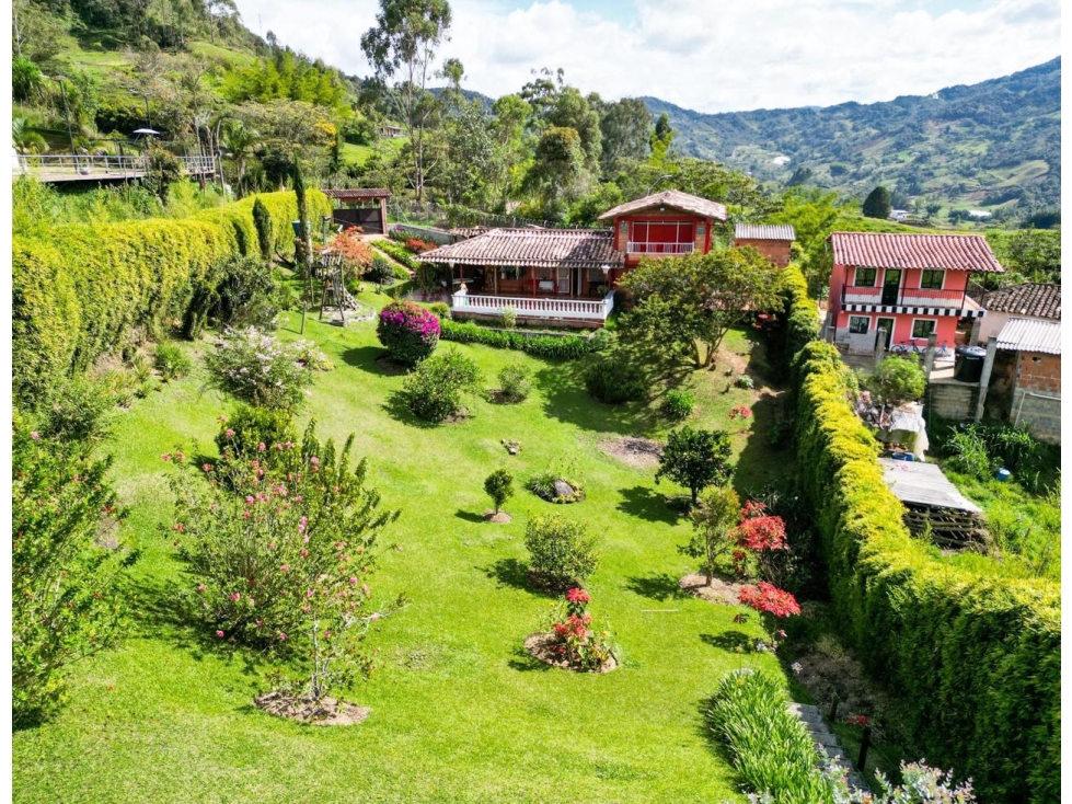 ENCANTADORA FINCA EN VENTA EL SANTUARIO — foto 4