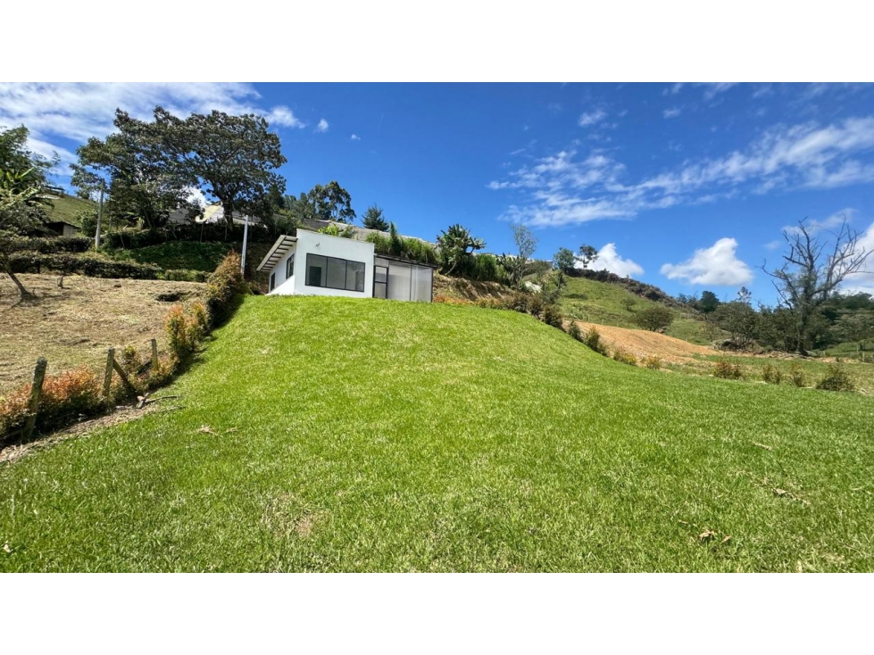 HERMOSA FINCA EN VENTA ENTRE MARINILLA Y SANTUARIO — foto 2