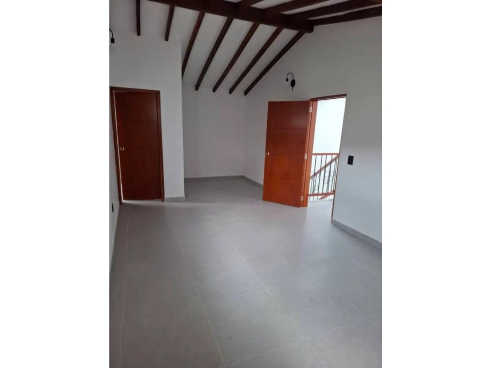 ENCANTADORA CASA EN VENTA LA CEJA — foto 2