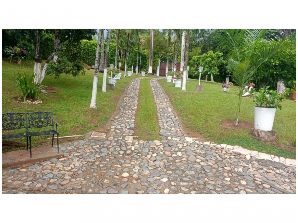 HERMOSA CASA FINCA CLASICA EN VENTA SAN JERONIMO