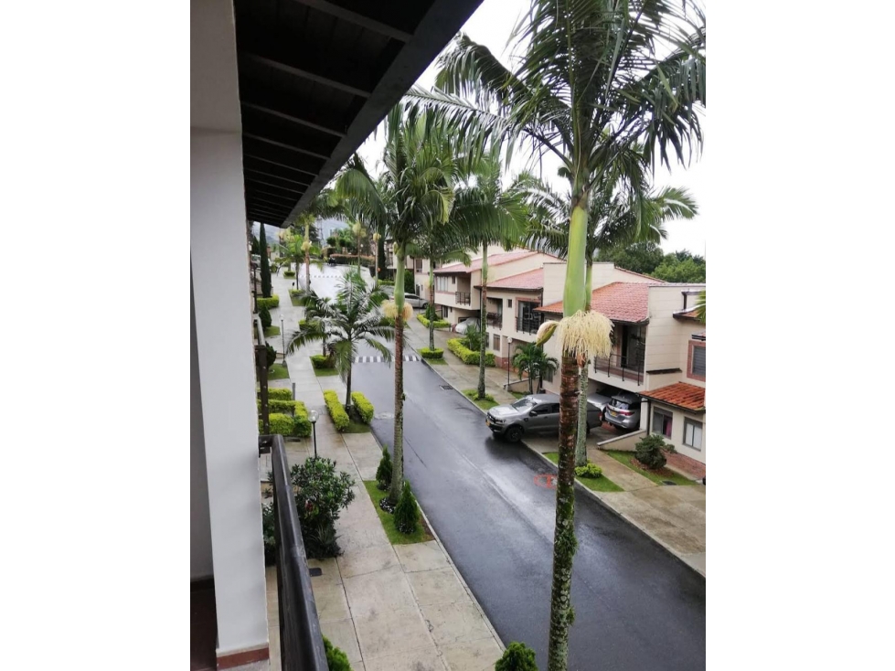 HERMOSA CASA EN UNIDAD CERRADA EN VENTA ENVIGADO — foto 2