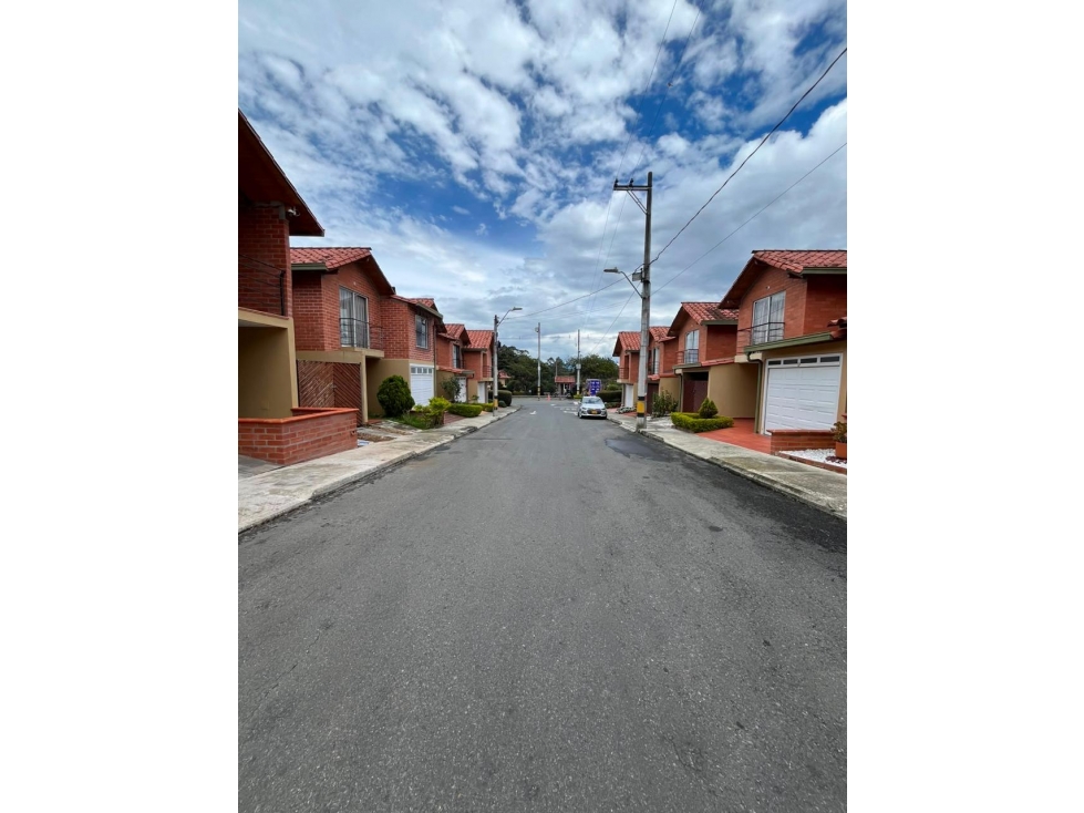 HERMOSA CASA EN VENTA SAN ANTONIO DE PEREIRA — foto 2