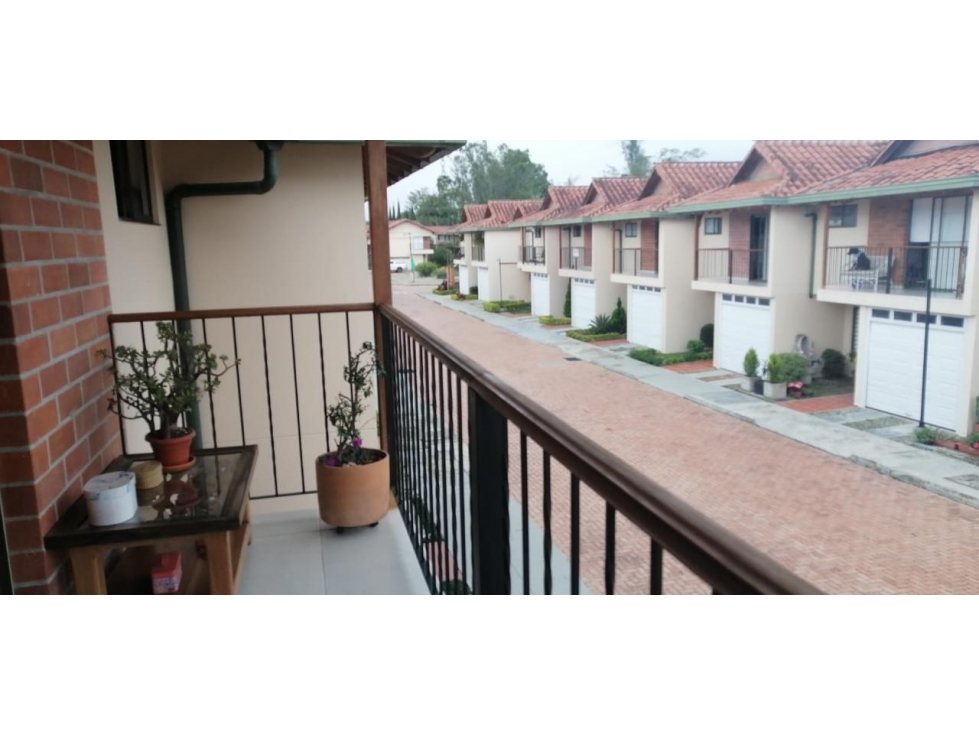COMODA CASA EN VENTA LA CEJA — foto 2