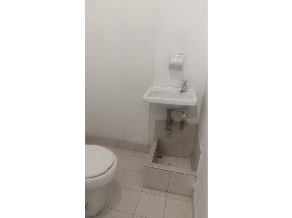 LOCAL COMERCIAL EN VENTA CON EXCELENTE UBICACIÓN RIONEGRO-ANTIOQUIA - 3
