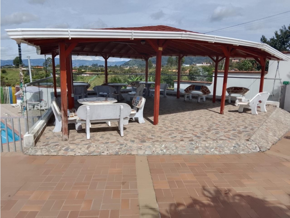 ENCANTADORA FINCA EN VENTA CERCA A LA AUTOPISTA — foto 4