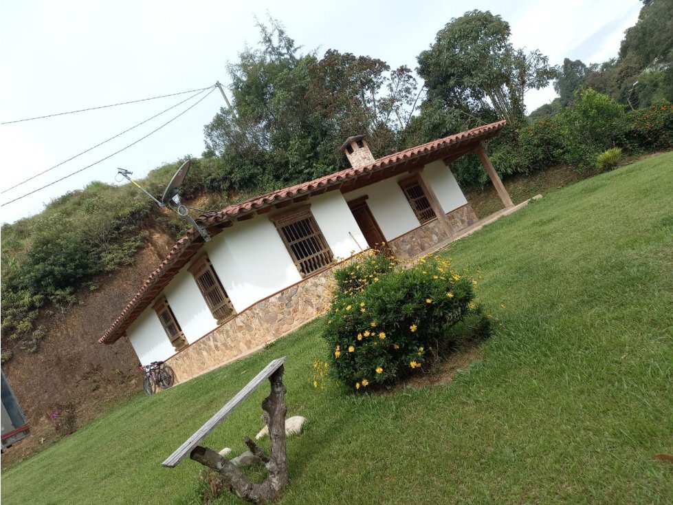 LINDA FINCA EN VENTA EN LA VEREDA QUIRAMA DEL CARMEN VIBORAL