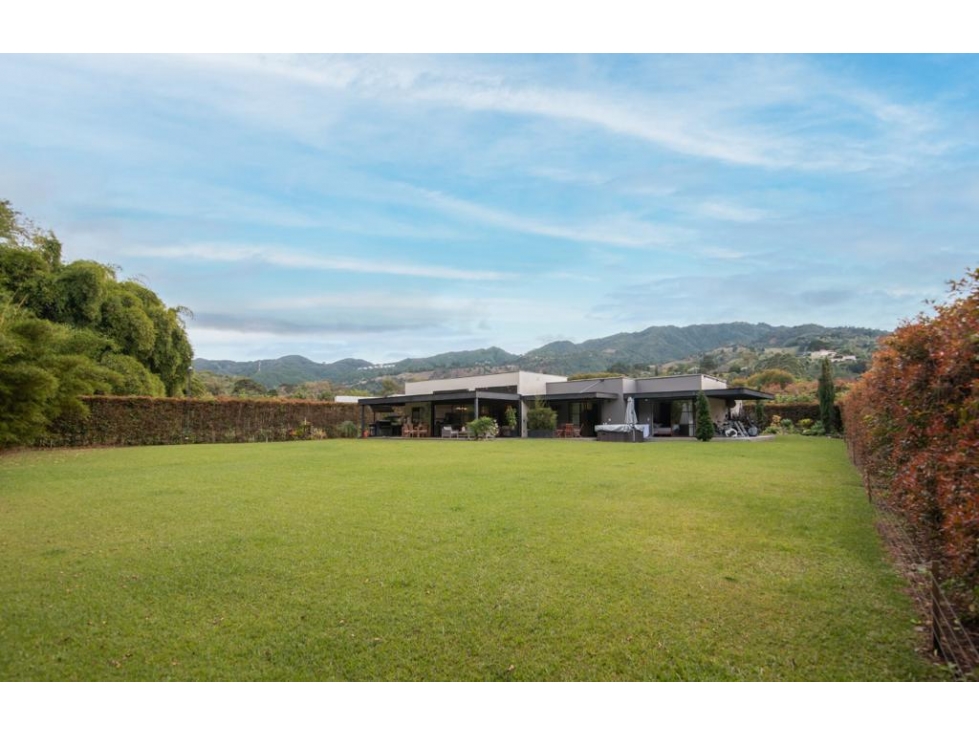 EXCELENTE CASA CAMPESTRE EN ARRIENDO CERCA MEDELLÍN - 4