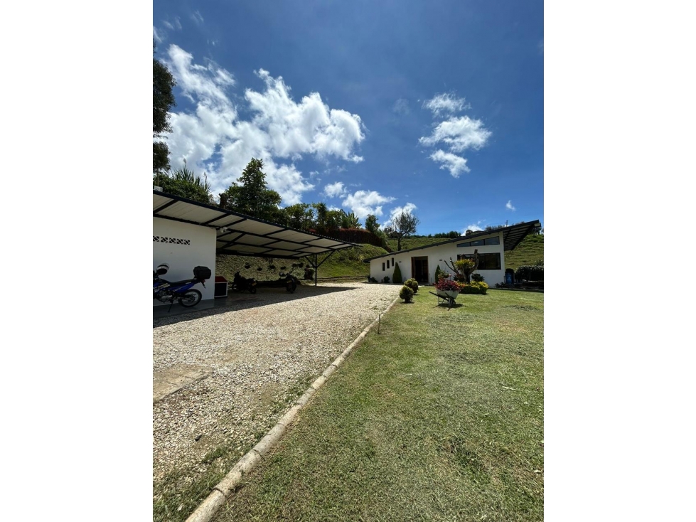 LINDA CASA FINCA DE LUJO EN VENTA EN EL CARMEN DE VIBORAL — foto 2
