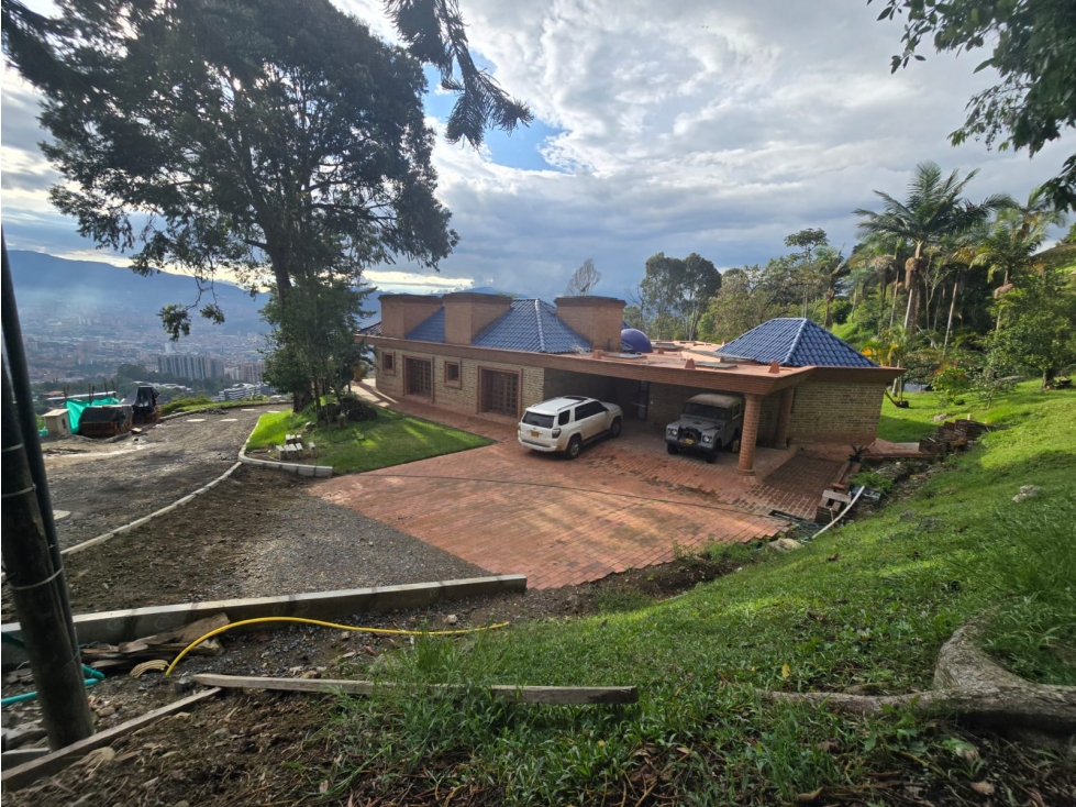 HERMOSA CASA FINCA EN VENTA LA LOMA DEL ESCOBERO ENVIGADO — foto 3