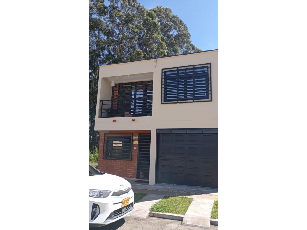 LINDA CASA UNIFAMILIAR EN VENTA EN EL CARMEN DE VIBORAL - 1
