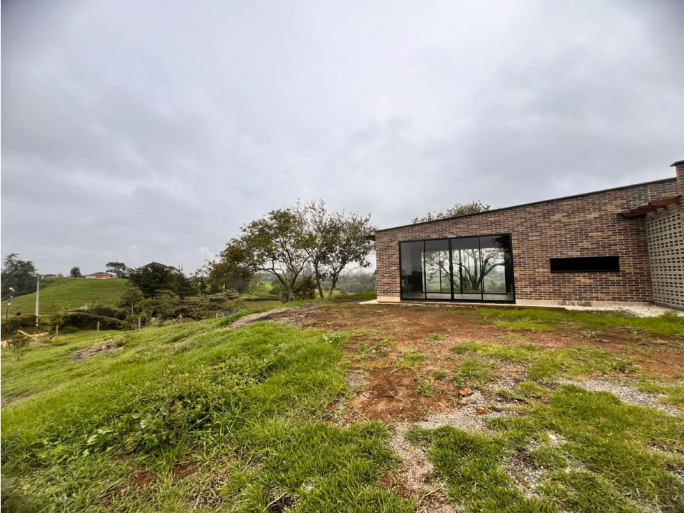 LINDA CASA FINCA CON HERMOSA VISTA EN VENTA EL CARMEN DE VIBORAL — foto 3