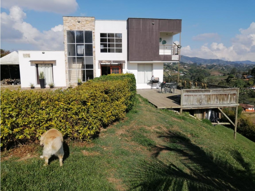 ENCANTADORA FINCA EN VENTA MARINILLA — foto 2