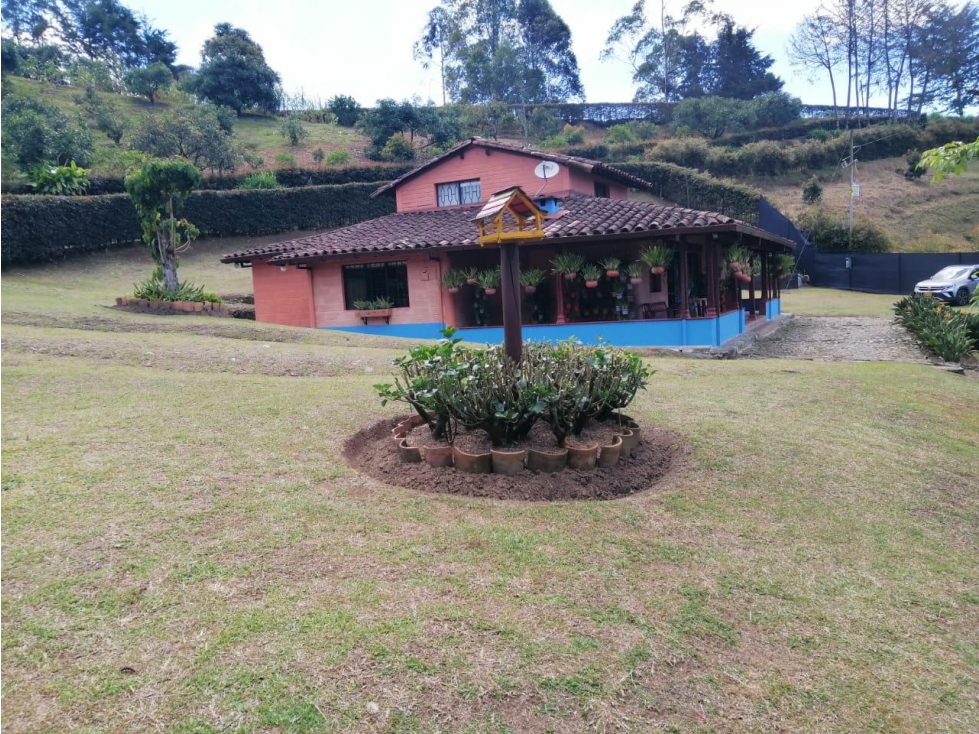 ENCANTADORA FINCA EN VENTA CERCA A LA AUTOPISTA — foto 5