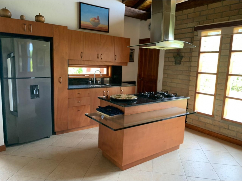 HERMOSA CASA FINCA EN VENTA SECTOR CLUB LLANOGRANDE RIONEGRO ANT. — foto 4