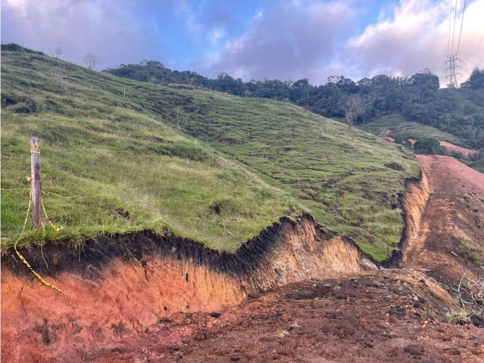 HERMOSO LOTE EN VENTA GUATAPE ANTIOQUIA — foto 3