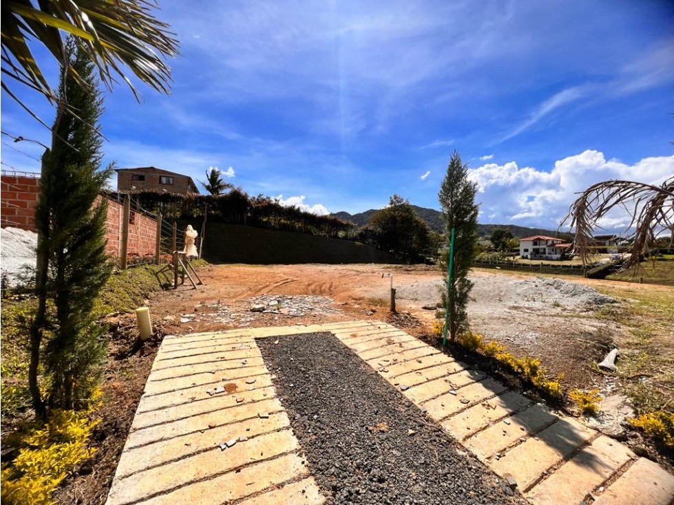 LINDO LOTE EN VENTA EN PARCELACIÓN EL CARMEN DE VIBORAL — foto 4