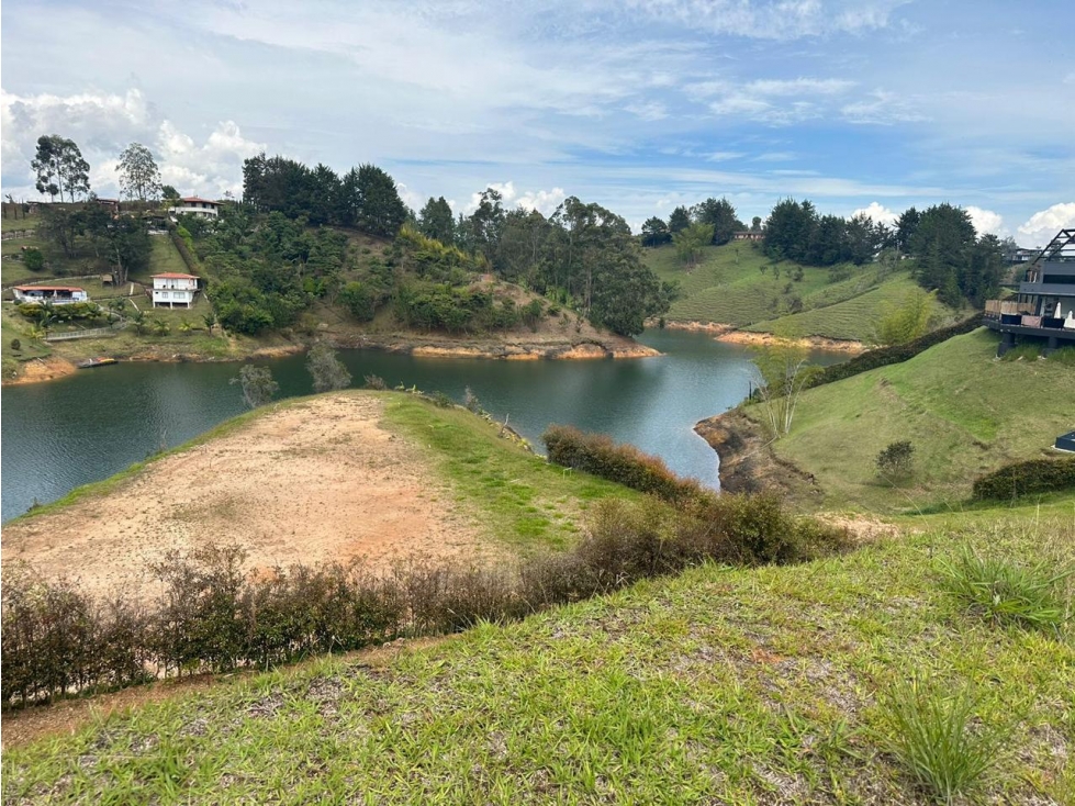 LINDO LOTE EN VENTA CON EMBALSE EL PEÑOL - 1