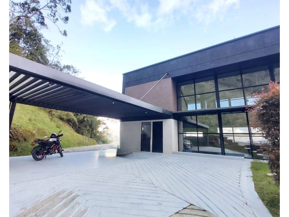 HERMOSA CASA FINCA EN VENTA ALTO DE LAS PALMAS MEDELLÍN — foto 3