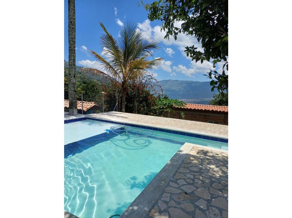 ENCANTADORA FINCA EN VENTA COPACABANA - 3
