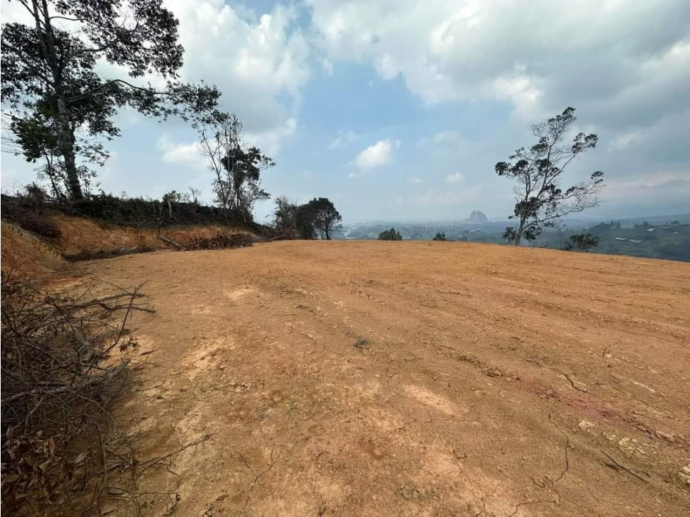 ENCANTADOR LOTE EN VENTA EL PEÑOL VISTA A LA PIEDRA - 3