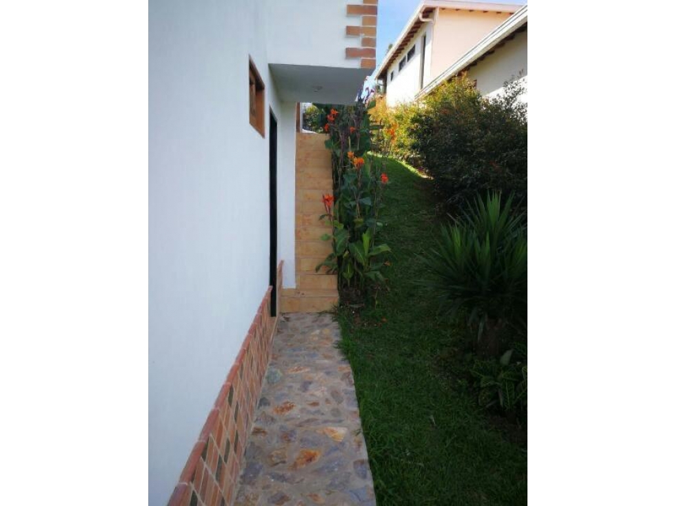 HERMOSA CASA FINCA EN VENTA EN MARINILLA ANTIOQUIA — foto 3