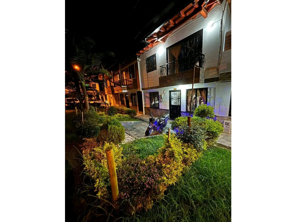 SE VENDE LINDA CASA UNIFAMILIAR DE TRES NIVELES EL CARMEN DE VIBORAL — foto 3