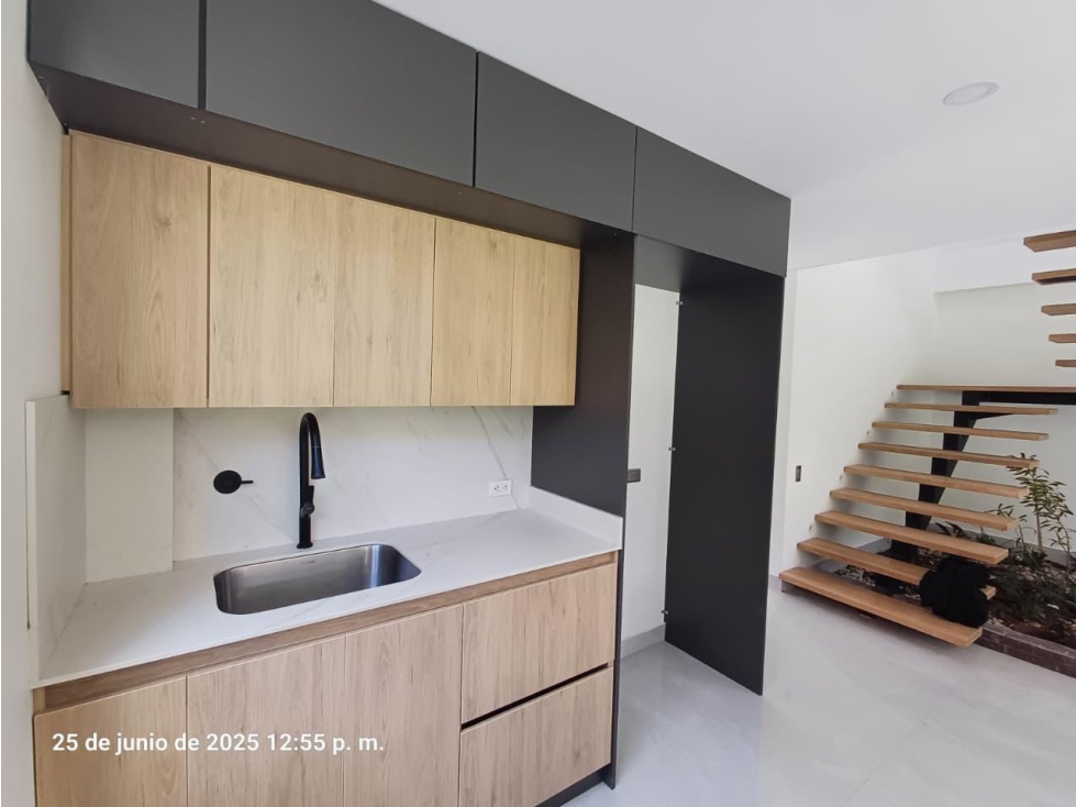 HERMOSA CASA EN VENTA EN EL RETIRO DENTRO DE UNIDAD — foto 4