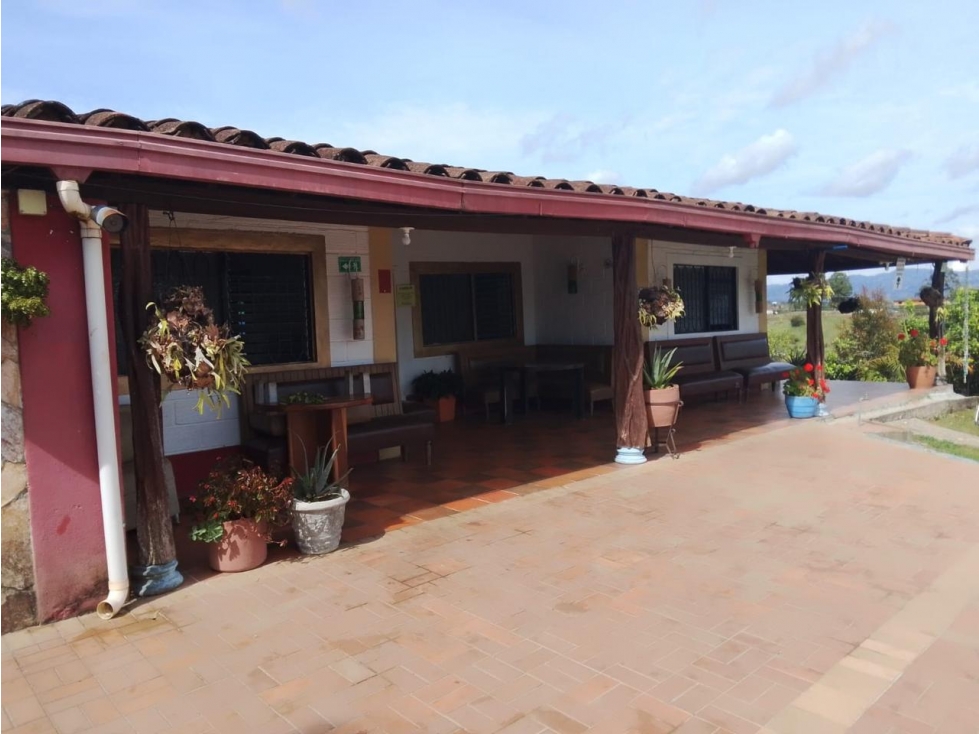 ENCANTADORA FINCA EN VENTA CERCA A LA AUTOPISTA — foto 3