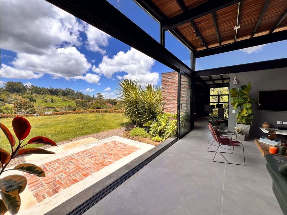 HERMOSA FINCA EN VENTA CERCA DEL AEROPUERTO — foto 3