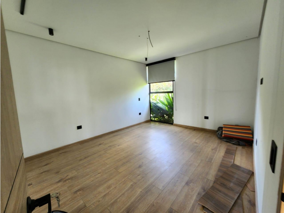 ESPECTACULAR FINCA EN VENTA MARINILLA — foto 3