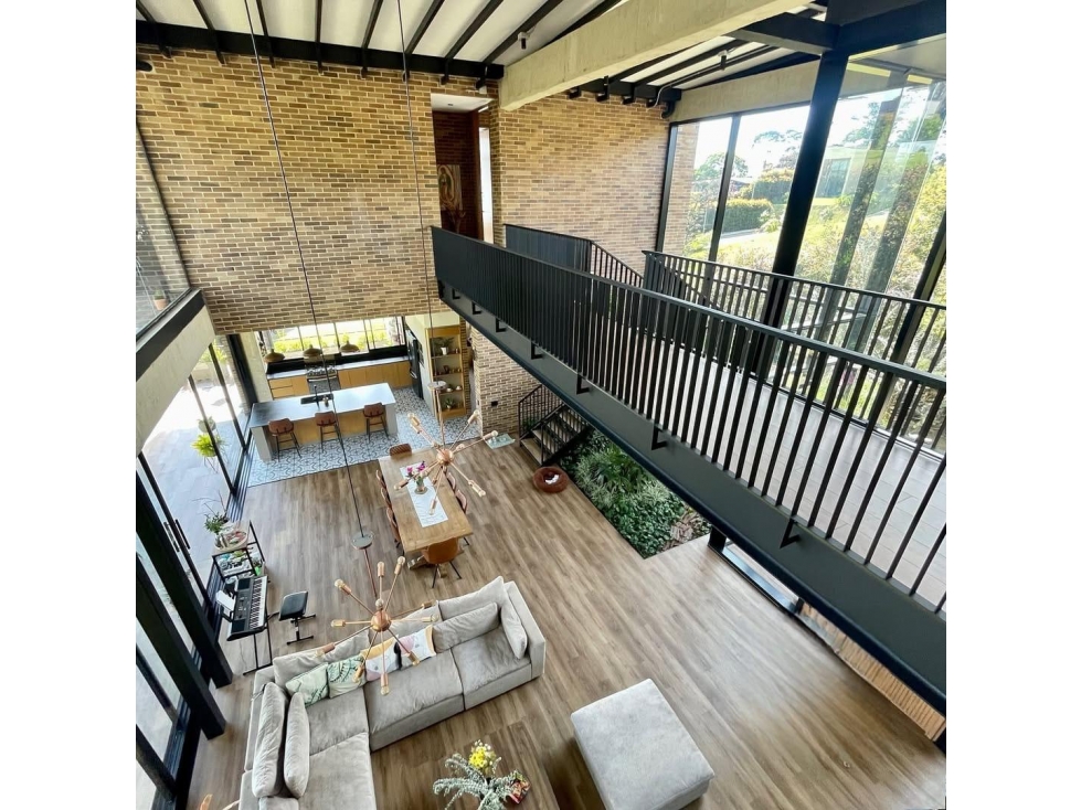 CONFORTABLE CADA EN VENTA ALTO DE PALMAS — foto 4