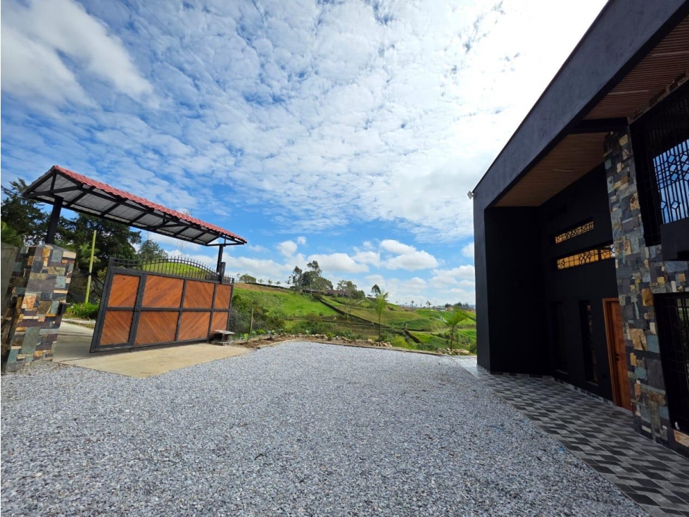 ENCANTADORA CASA CAMPESTRE MODERNA EN VENTA MARINILLA — foto 3