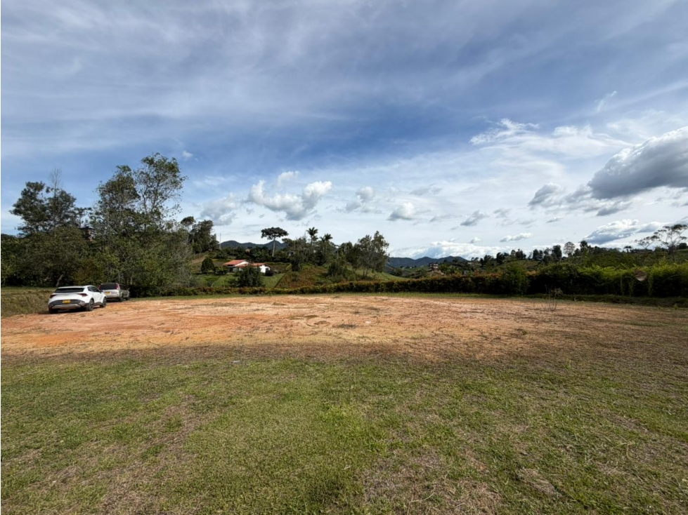 BELLO LOTE CAMPESTRE EN VENTA UBICADO EN LA VEREDA QUIRAMA -EL CANADÁ — foto 3