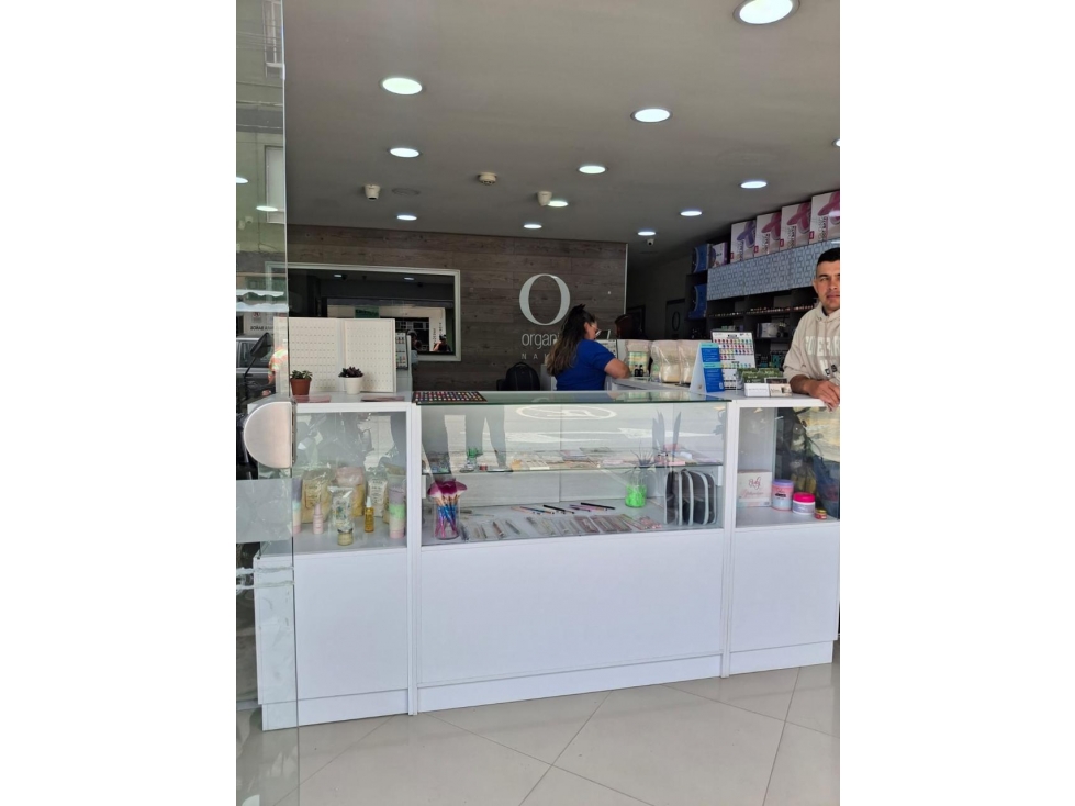 ESPECTACULAR LOCAL EN VENTA RIONEGRO CON RENTA ACTIVA — foto 3