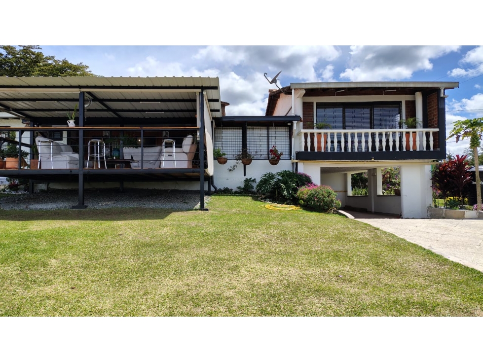 ENCANTADORA FINCA EN VENTA GUARNE CERCA A LA AUTOPISTA